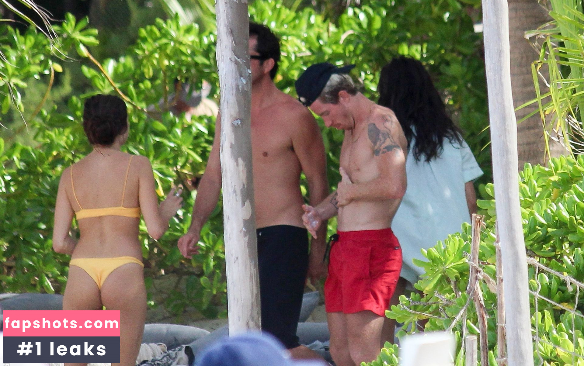 Nina Dobrev gallery photo #1426