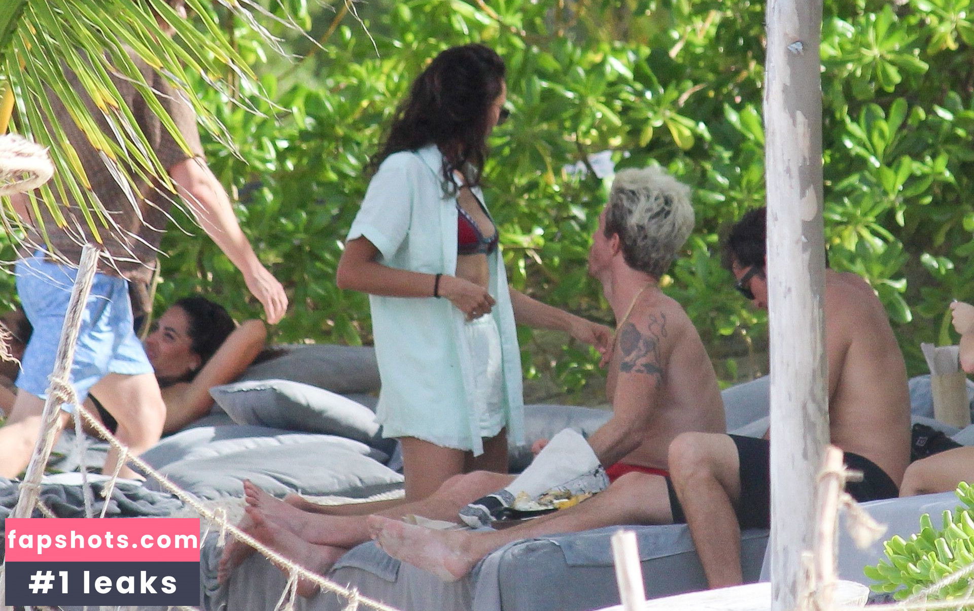 Nina Dobrev gallery photo #1429