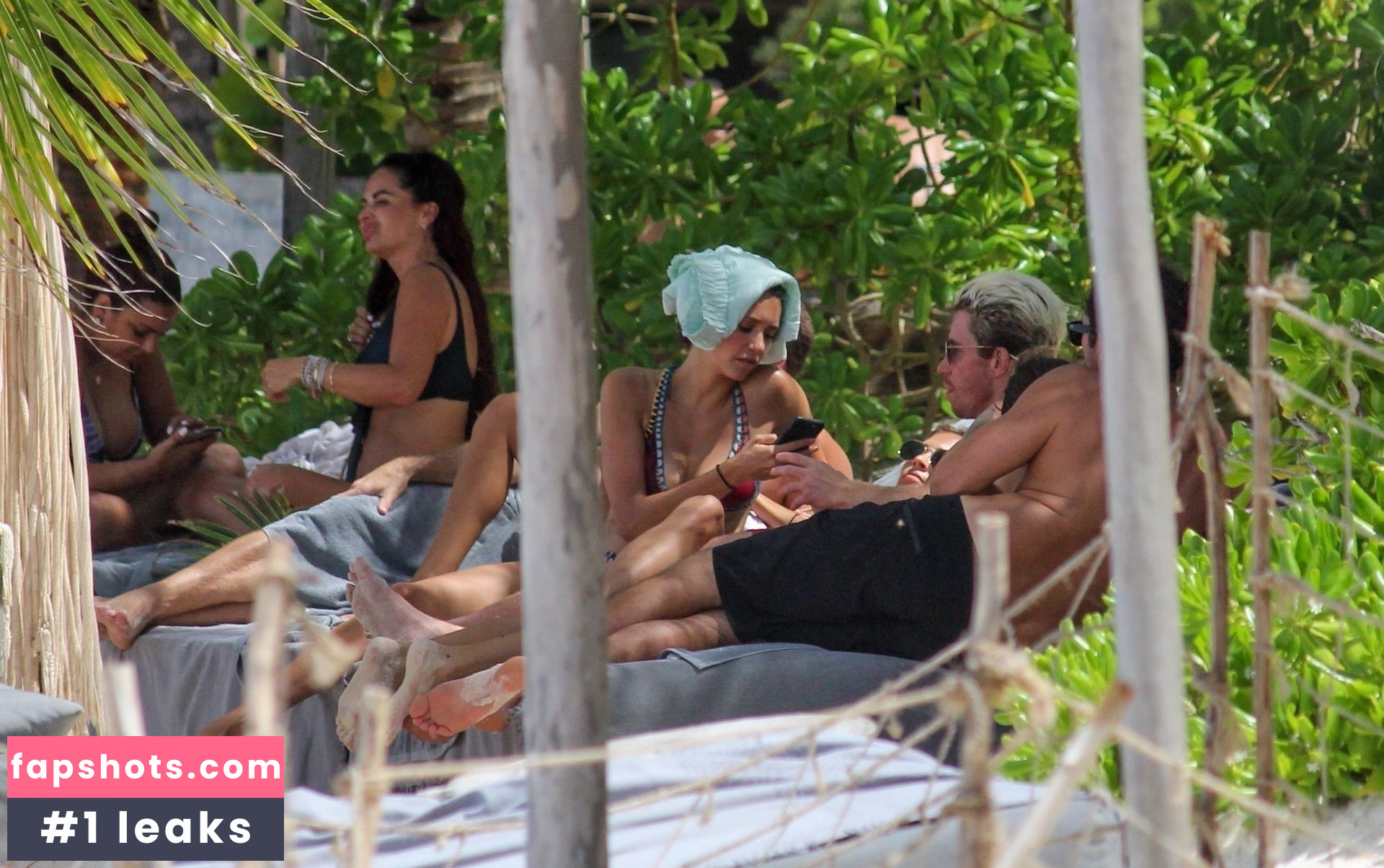 Nina Dobrev gallery photo #1444