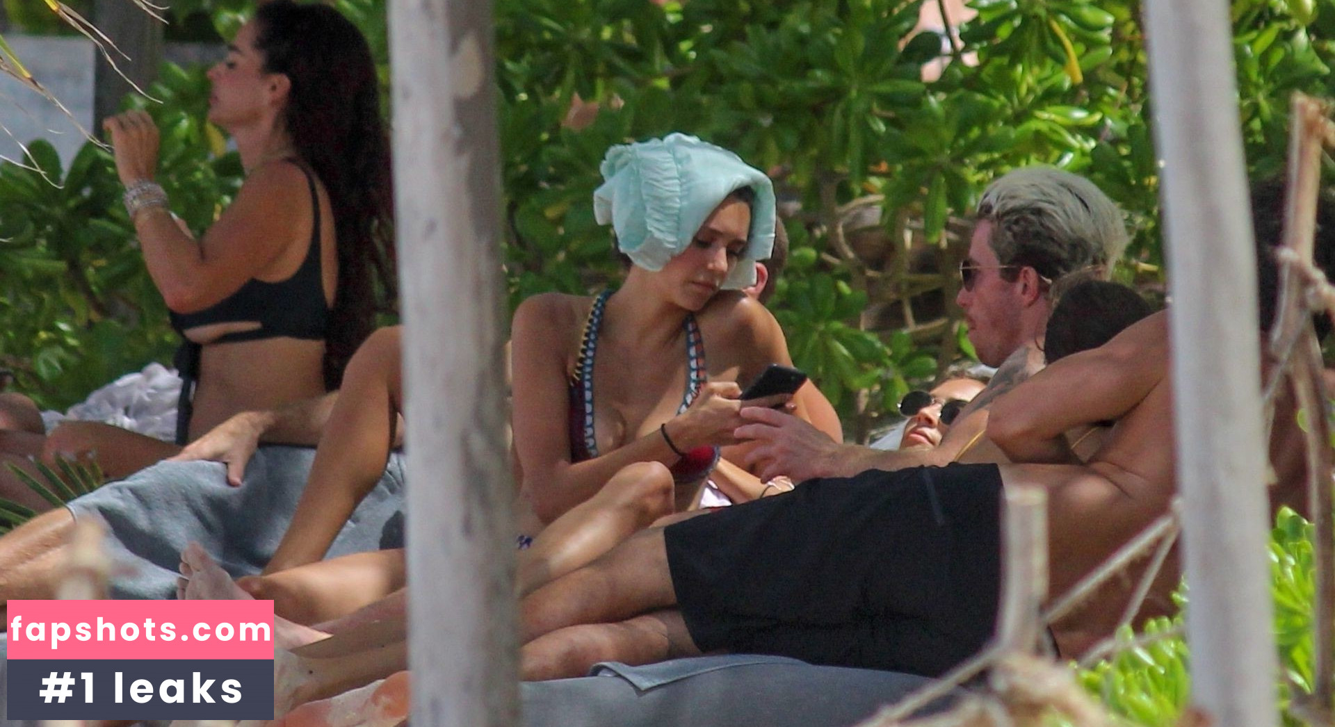 Nina Dobrev gallery photo #1460