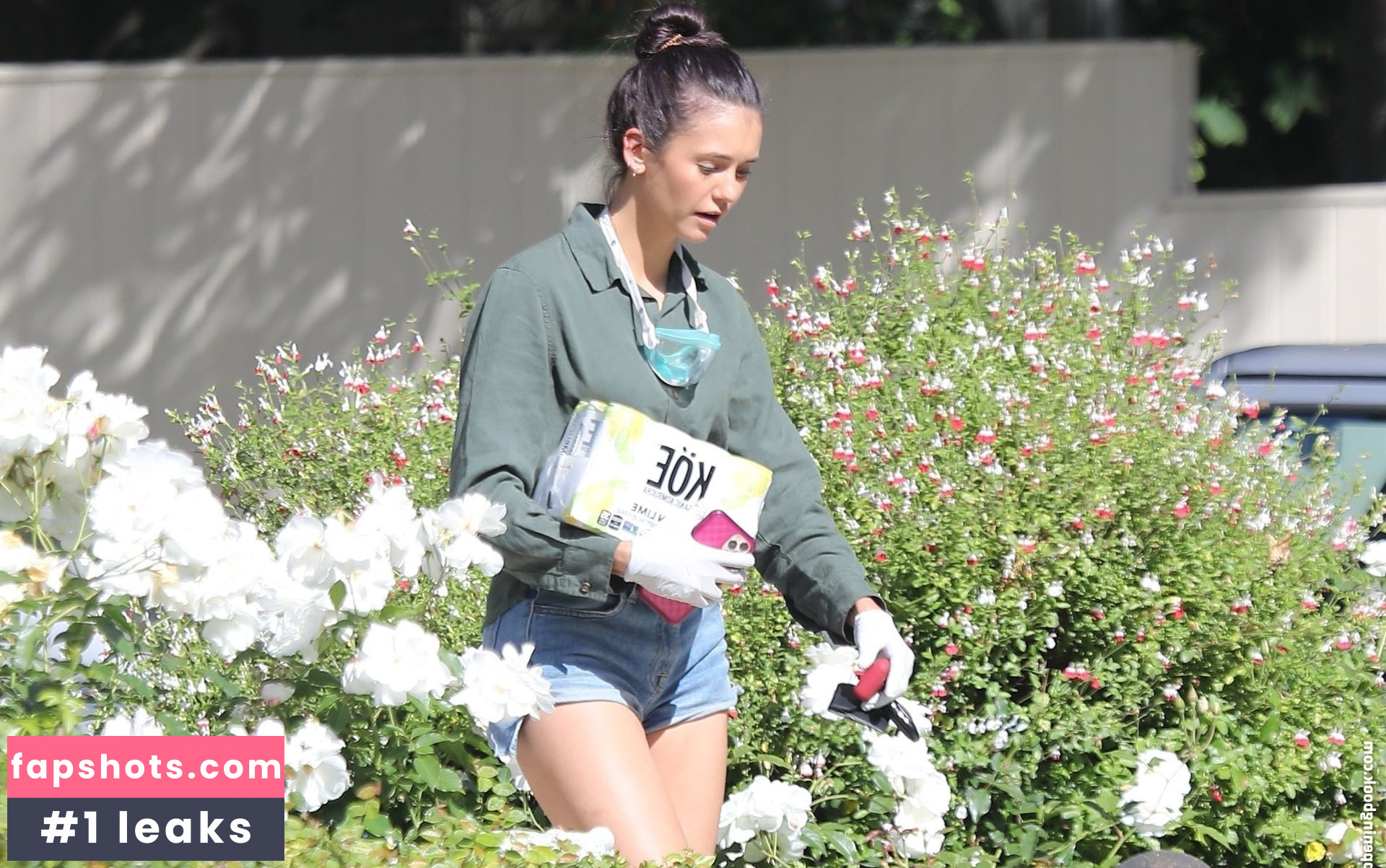 Nina Dobrev gallery photo #1526