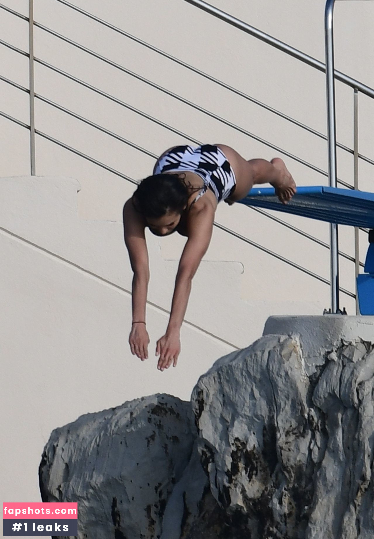 Nina Dobrev gallery photo #1622