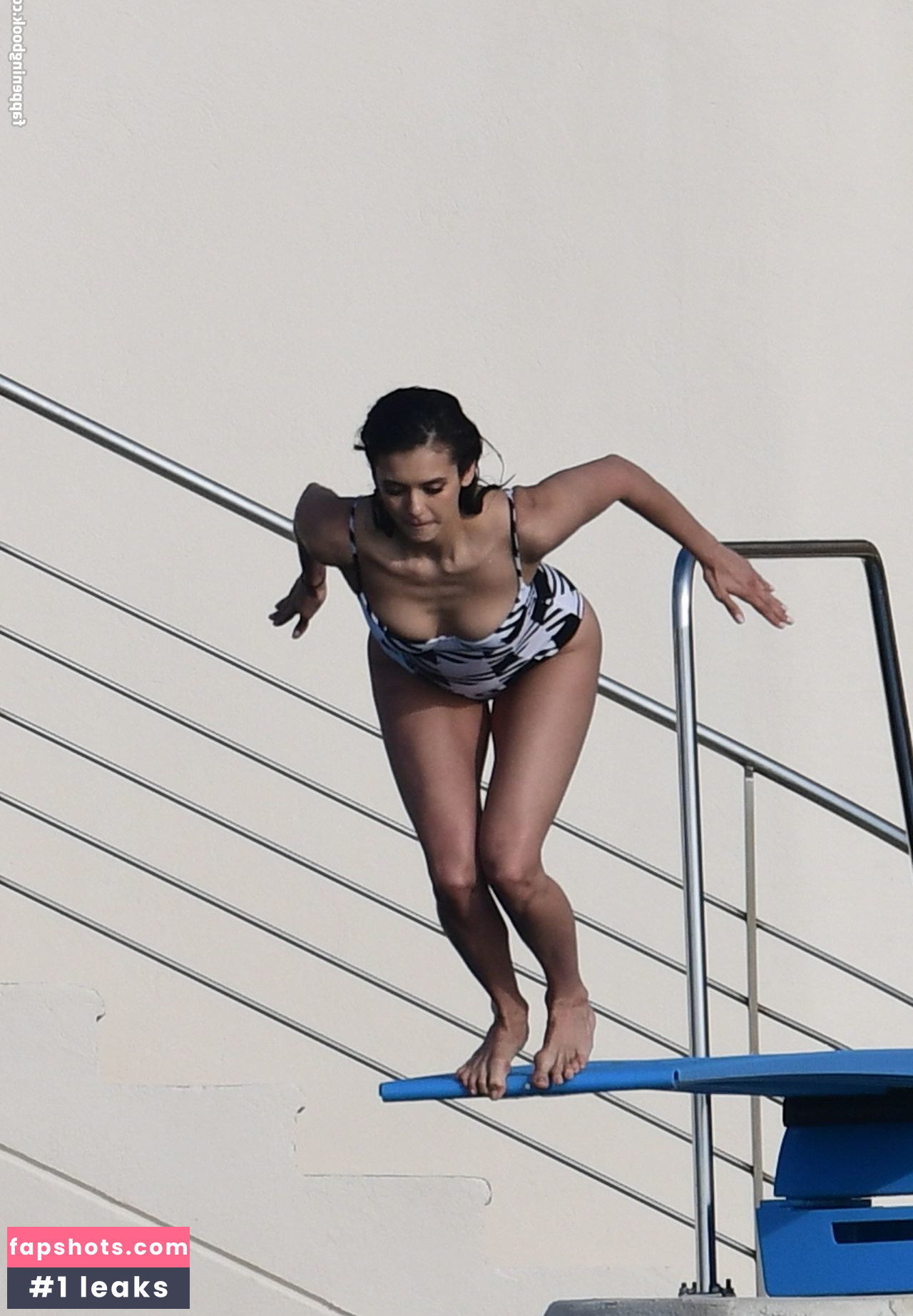 Nina Dobrev gallery photo #1625