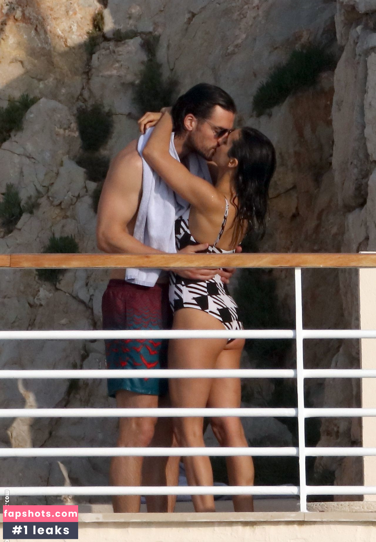 Nina Dobrev gallery photo #1643