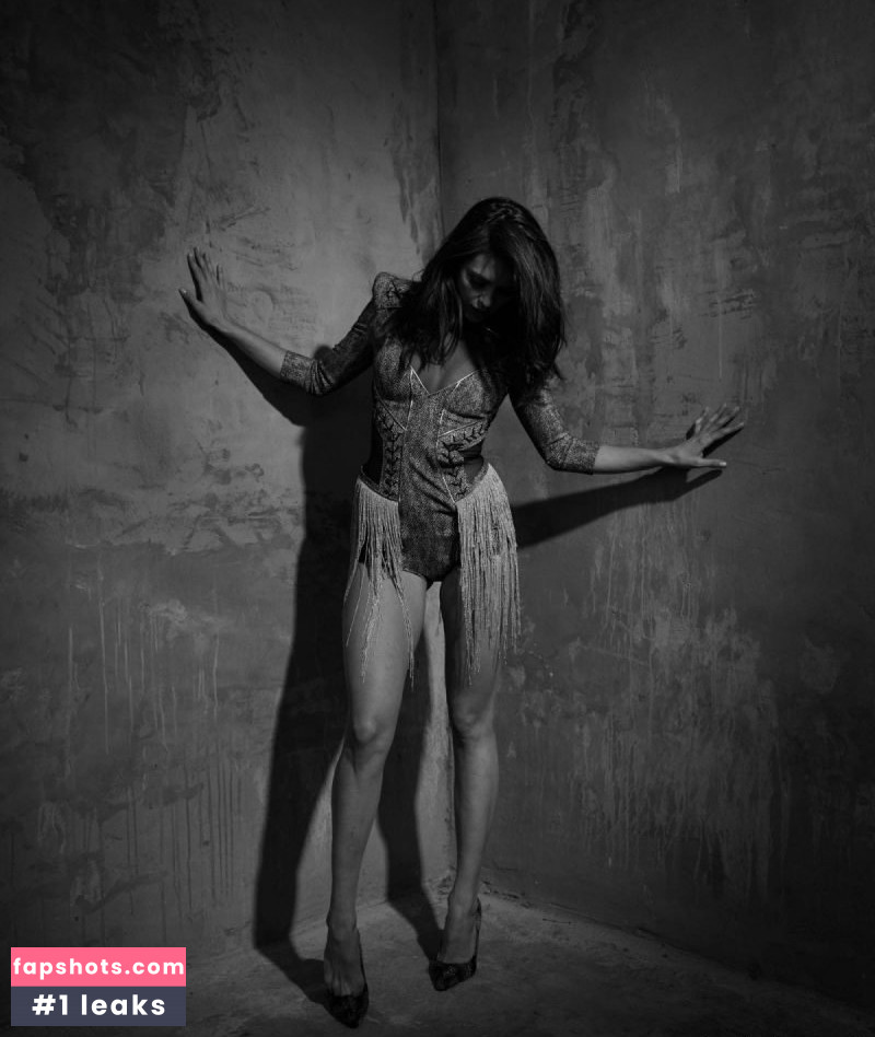 Nina Dobrev gallery photo #1846