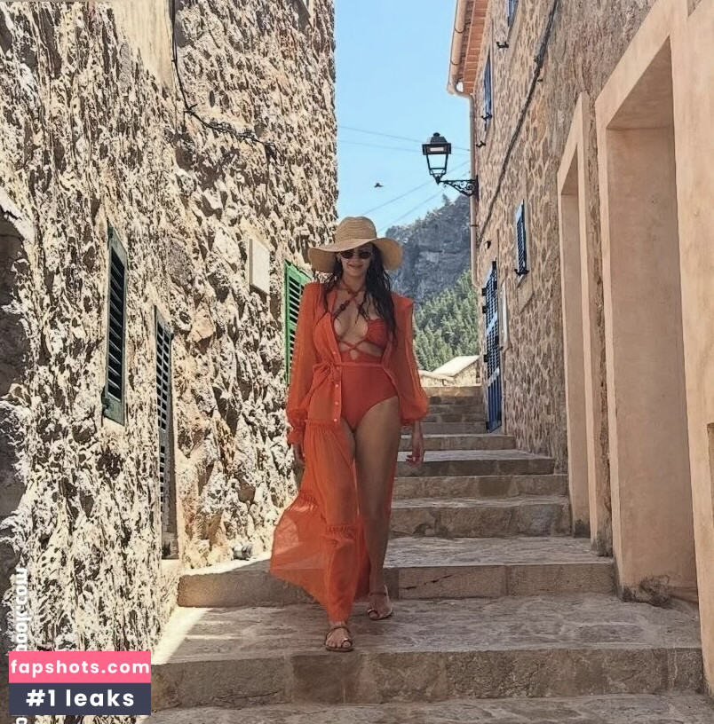 Nina Dobrev gallery photo #189