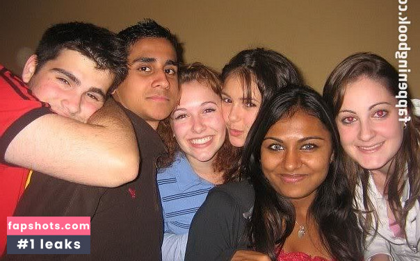 Nina Dobrev gallery photo #1904