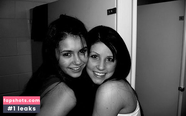Nina Dobrev gallery photo #1949