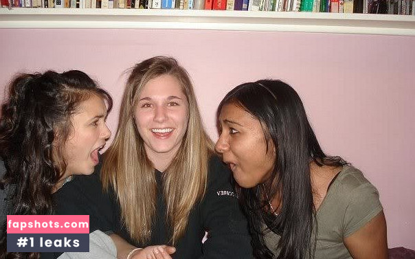 Nina Dobrev gallery photo #1978