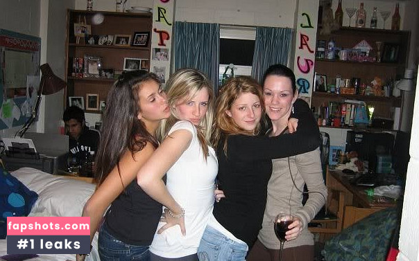 Nina Dobrev gallery photo #1983