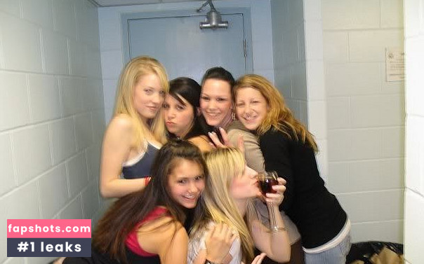 Nina Dobrev gallery photo #1999