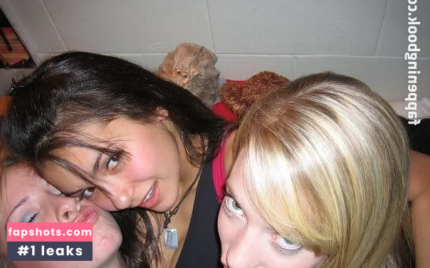 Nina Dobrev gallery photo #2004