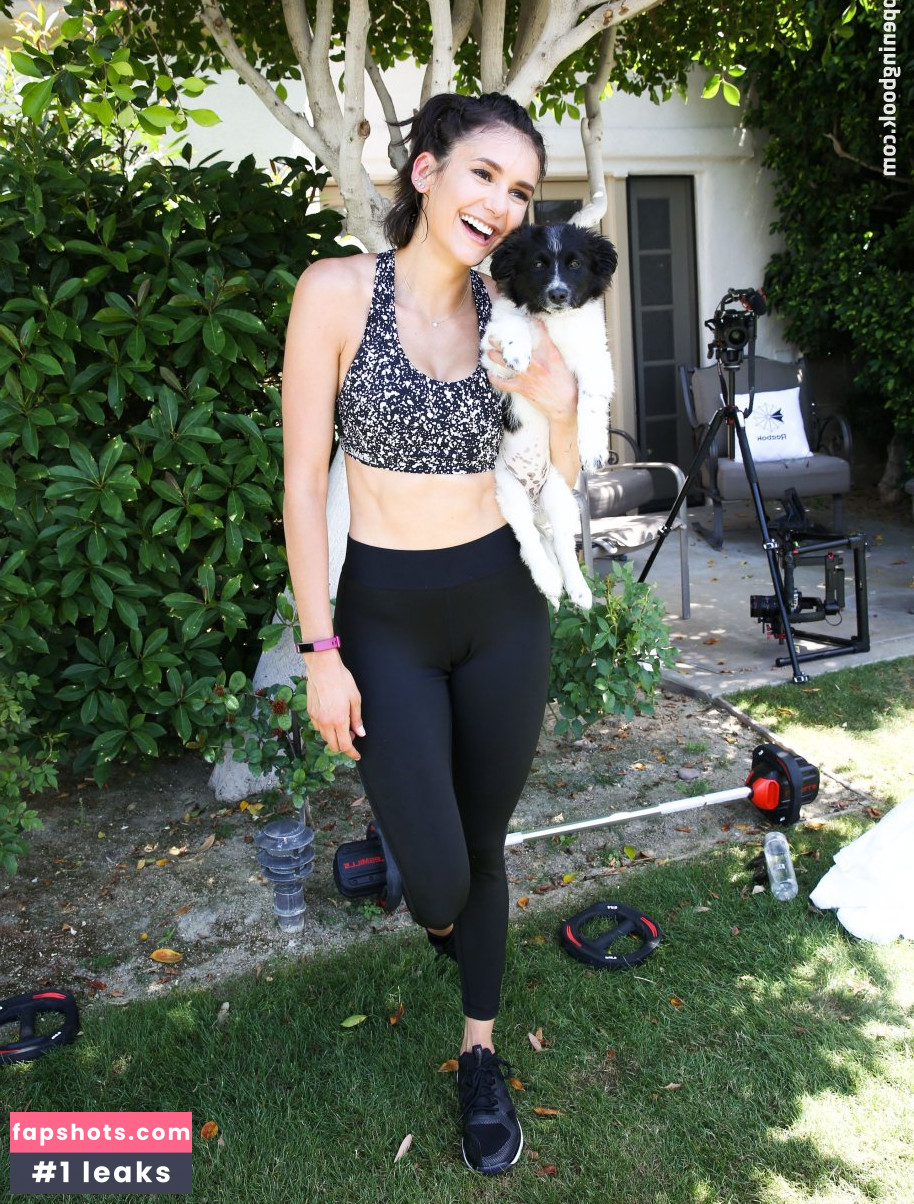 Nina Dobrev gallery photo #2108
