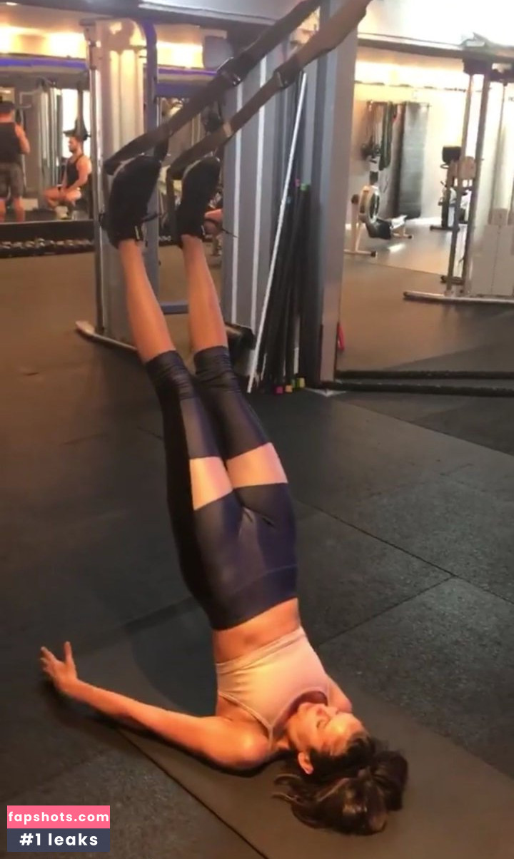 Nina Dobrev gallery photo #2165