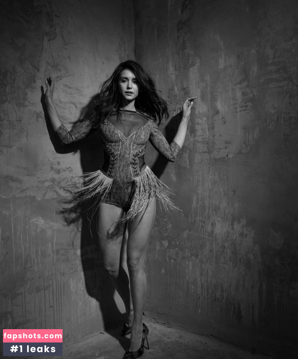 Nina Dobrev gallery photo #2169