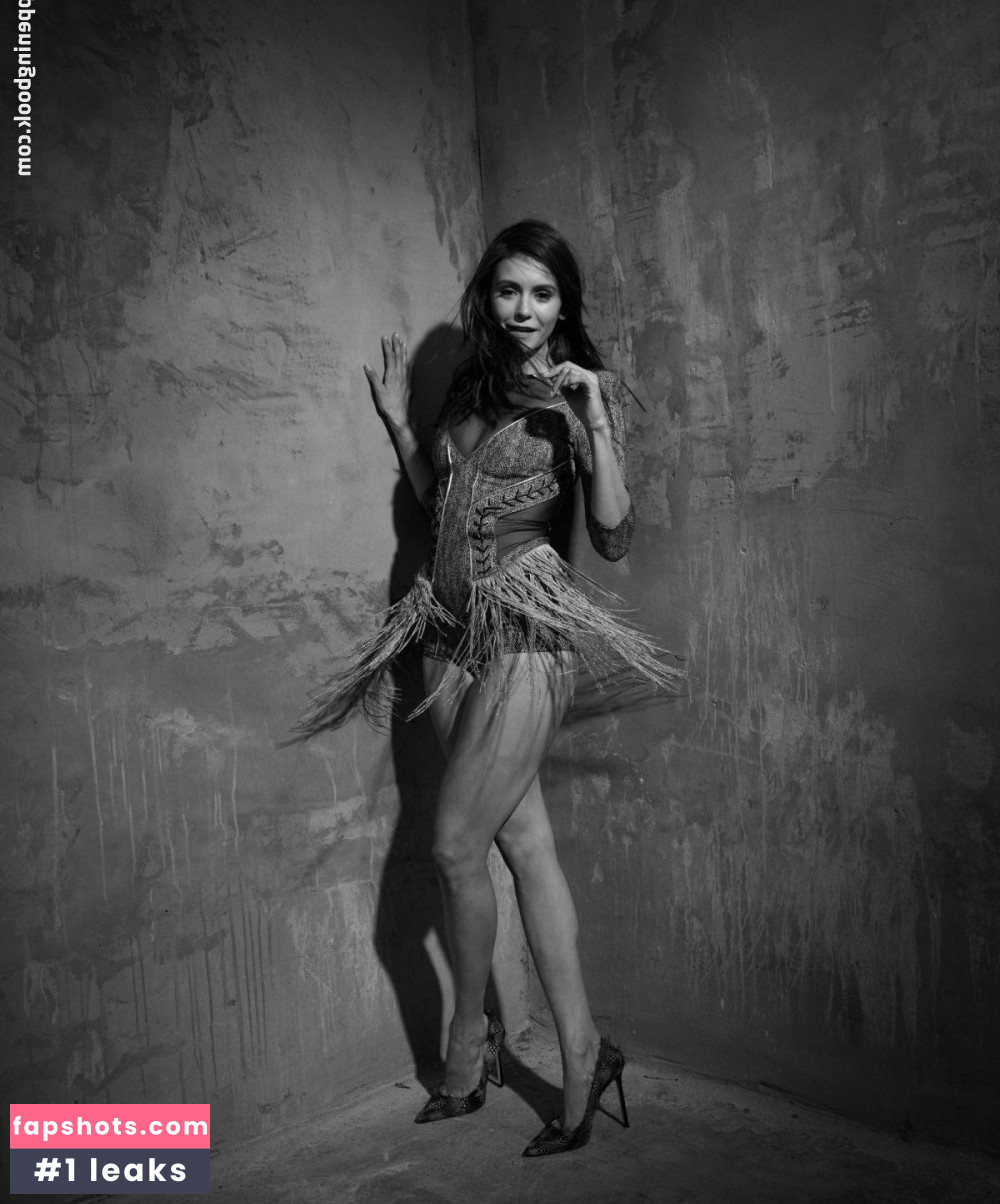 Nina Dobrev gallery photo #2170