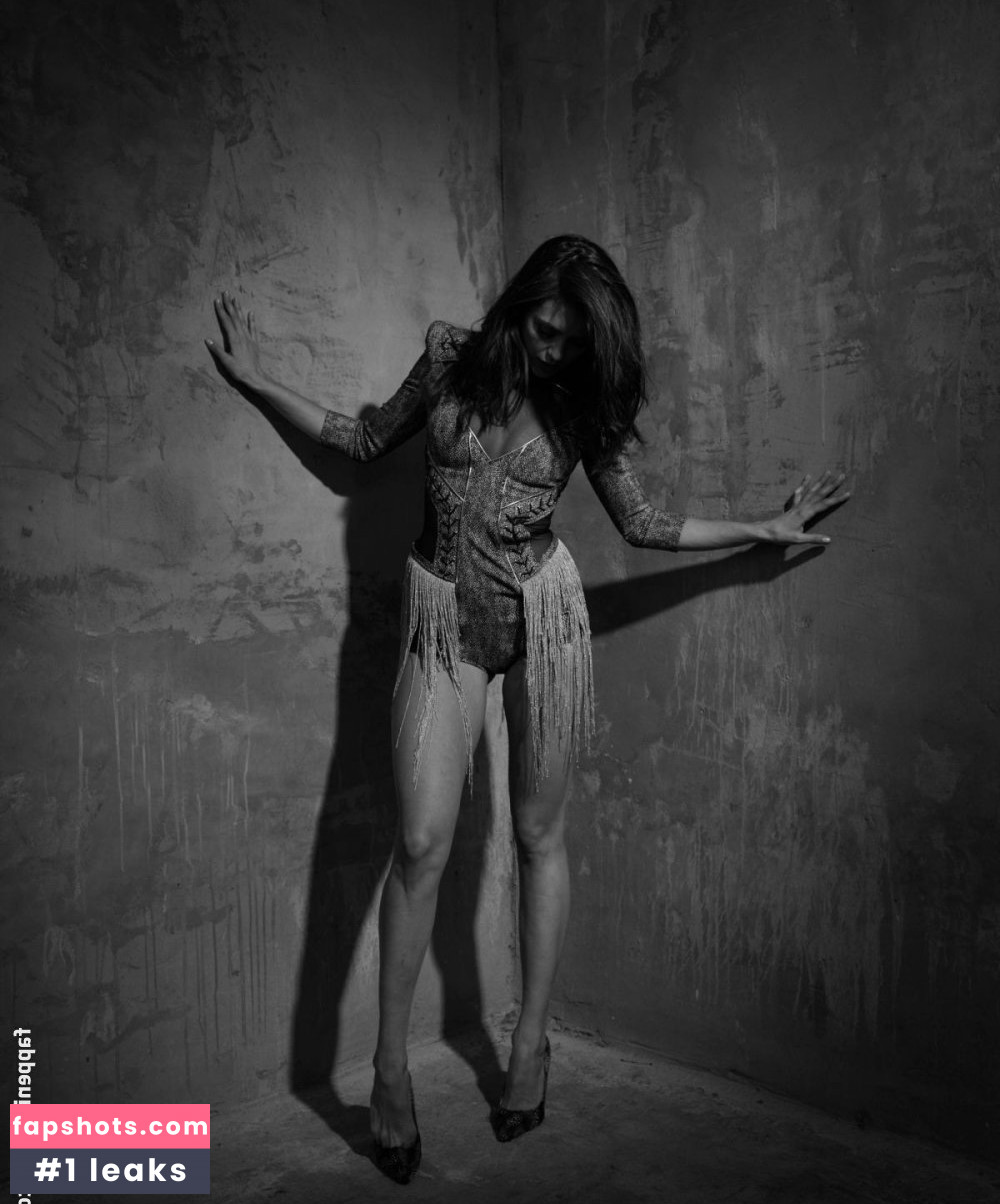 Nina Dobrev gallery photo #2172