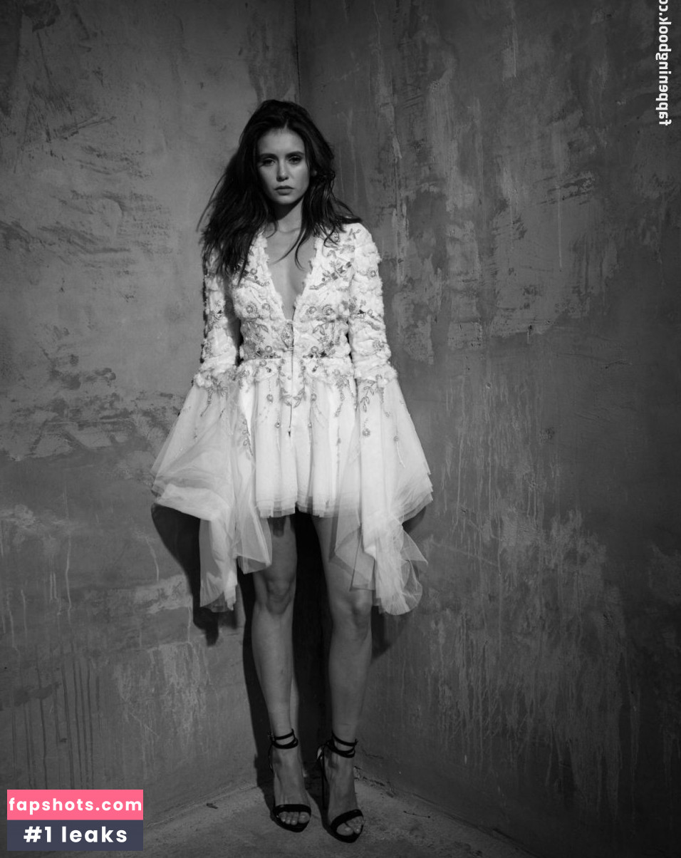 Nina Dobrev gallery photo #2183