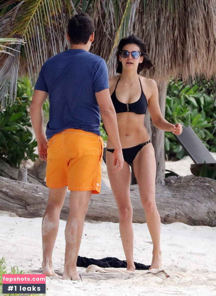 Nina Dobrev gallery photo #2193