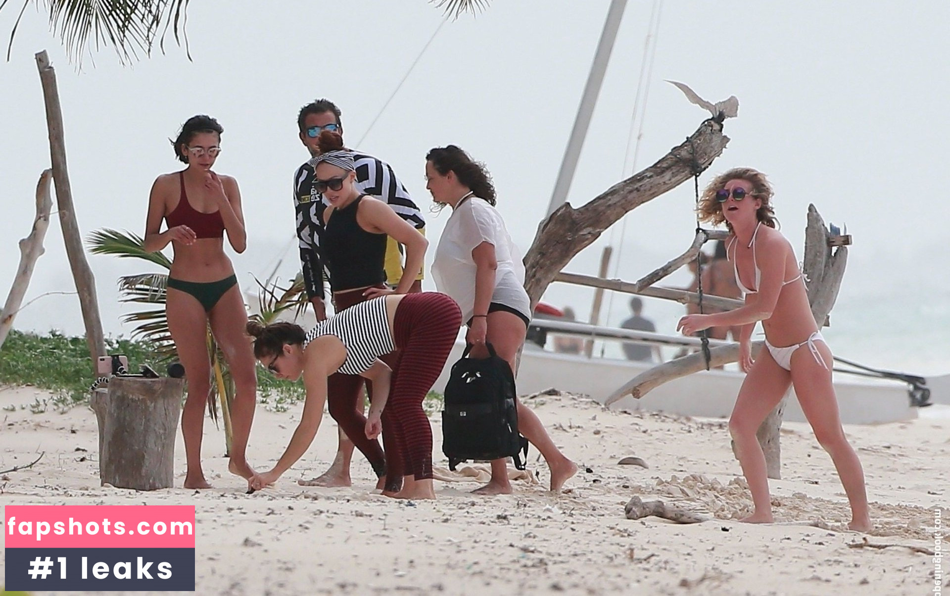 Nina Dobrev gallery photo #2234