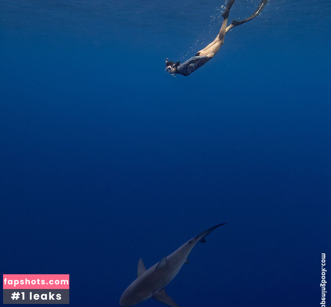 Nina Dobrev gallery photo #2272