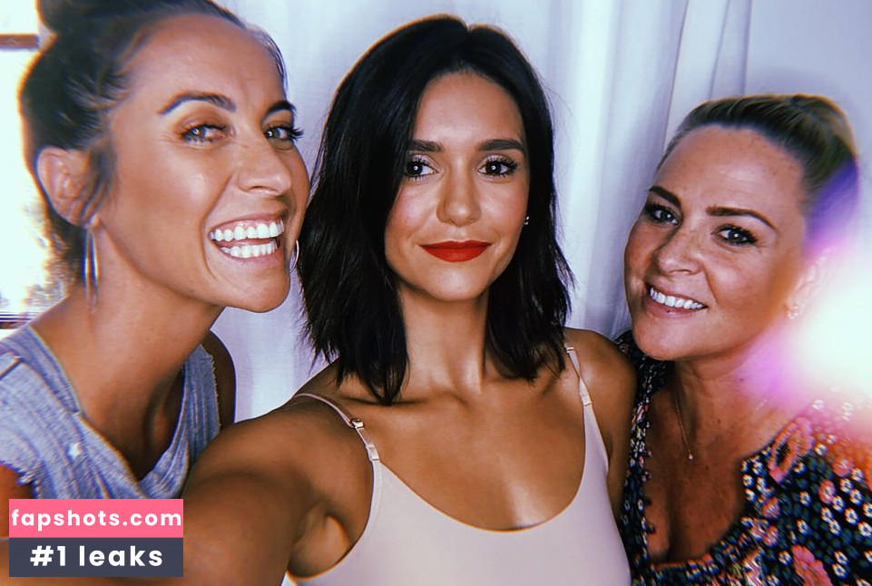 Nina Dobrev gallery photo #2275