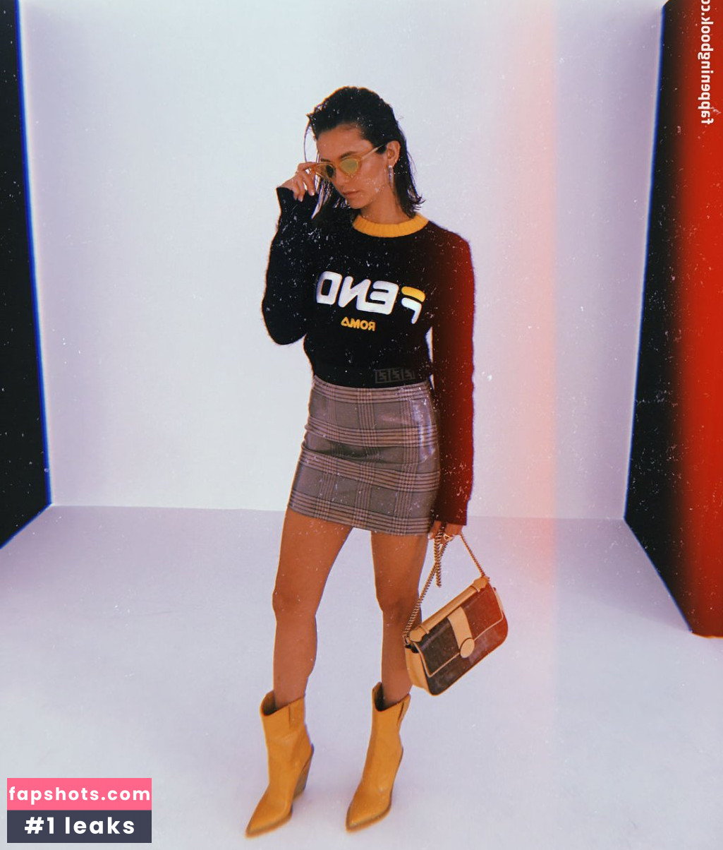 Nina Dobrev gallery photo #2277