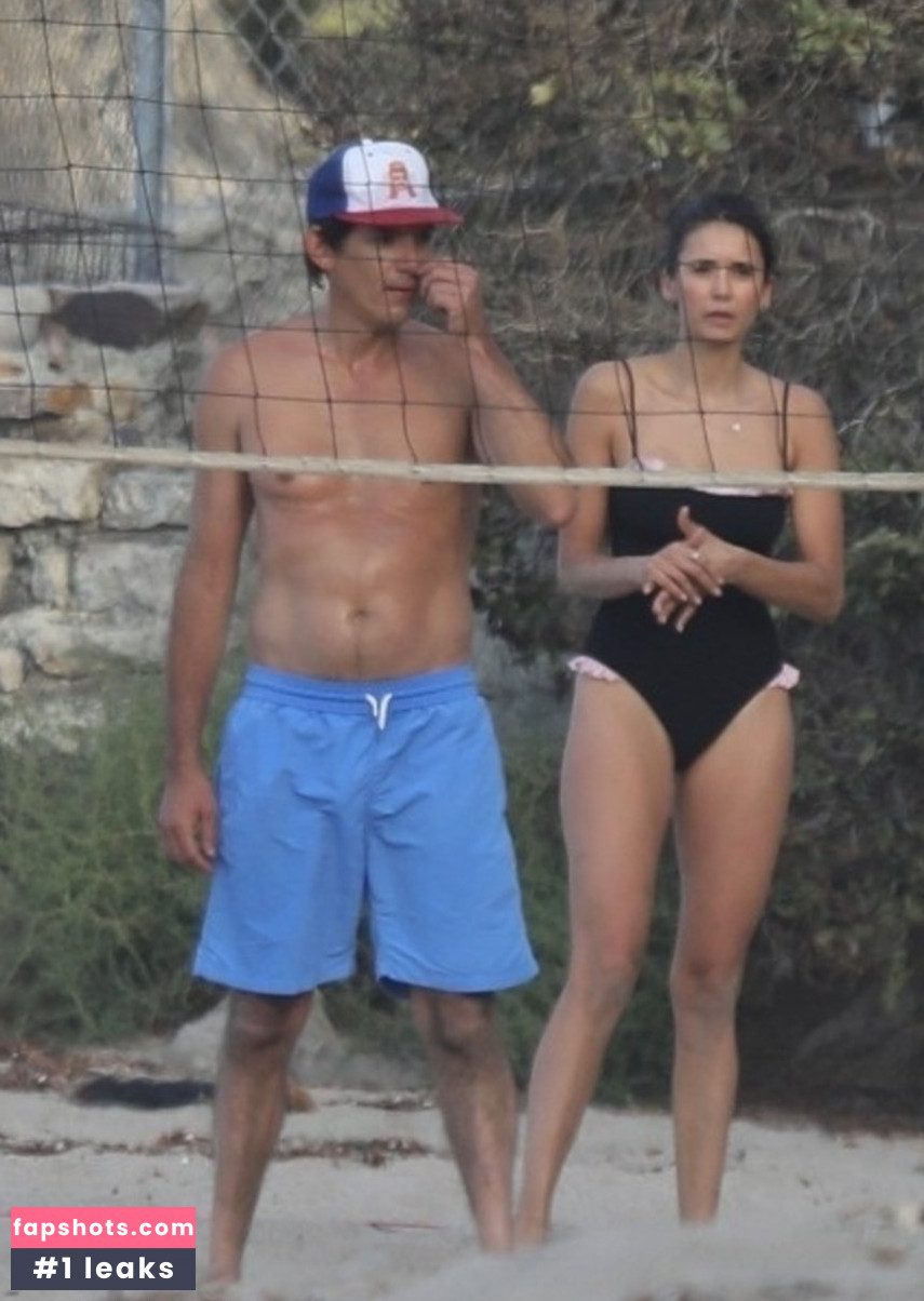 Nina Dobrev gallery photo #2286