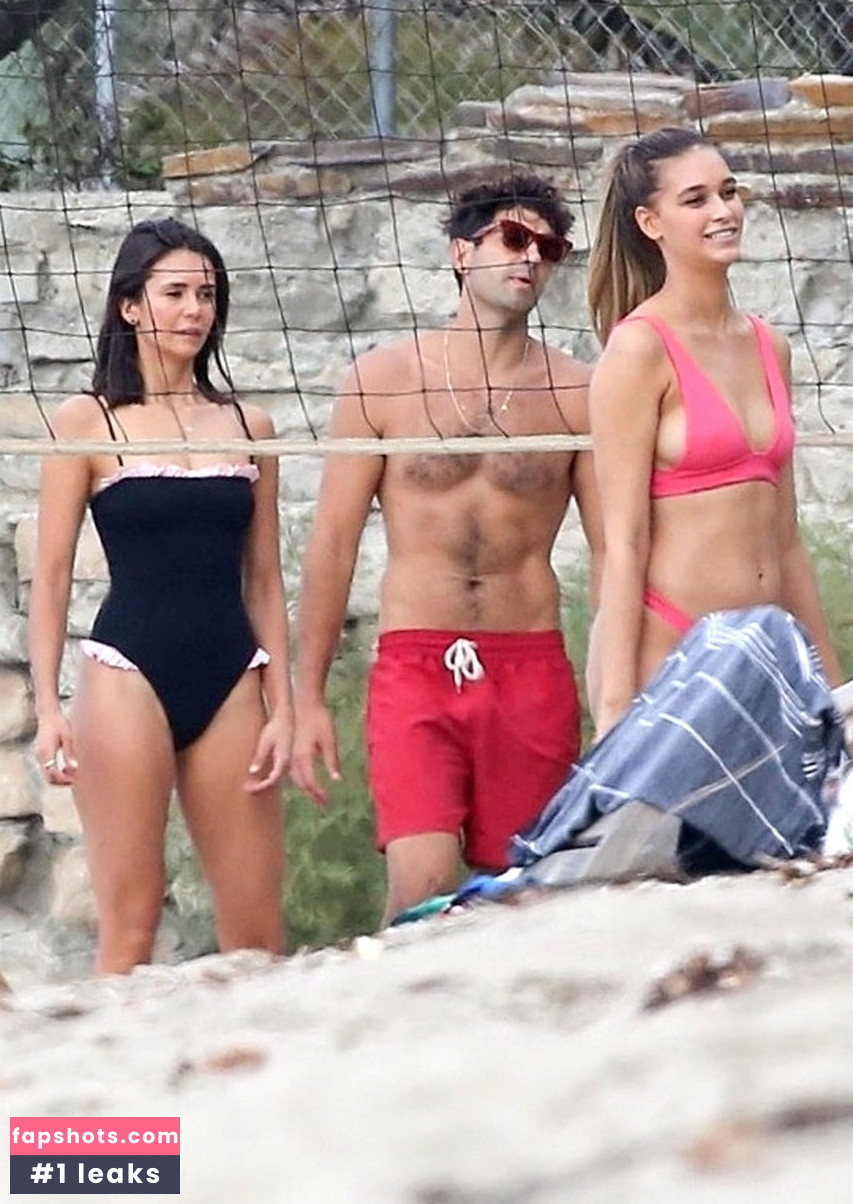 Nina Dobrev gallery photo #2300