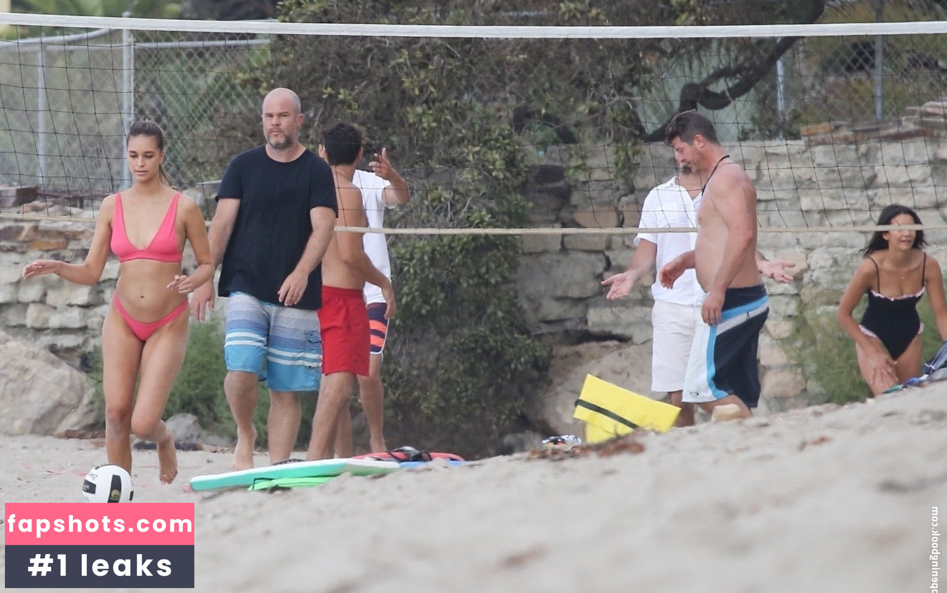 Nina Dobrev gallery photo #2311