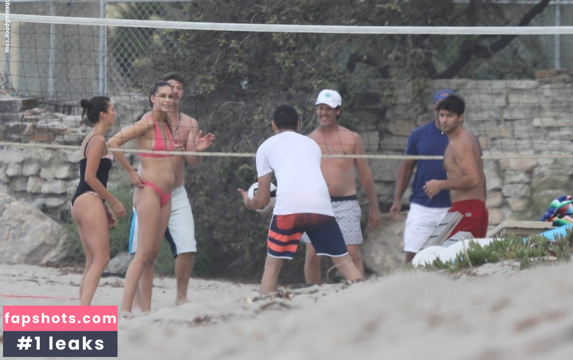 Nina Dobrev gallery photo #2319