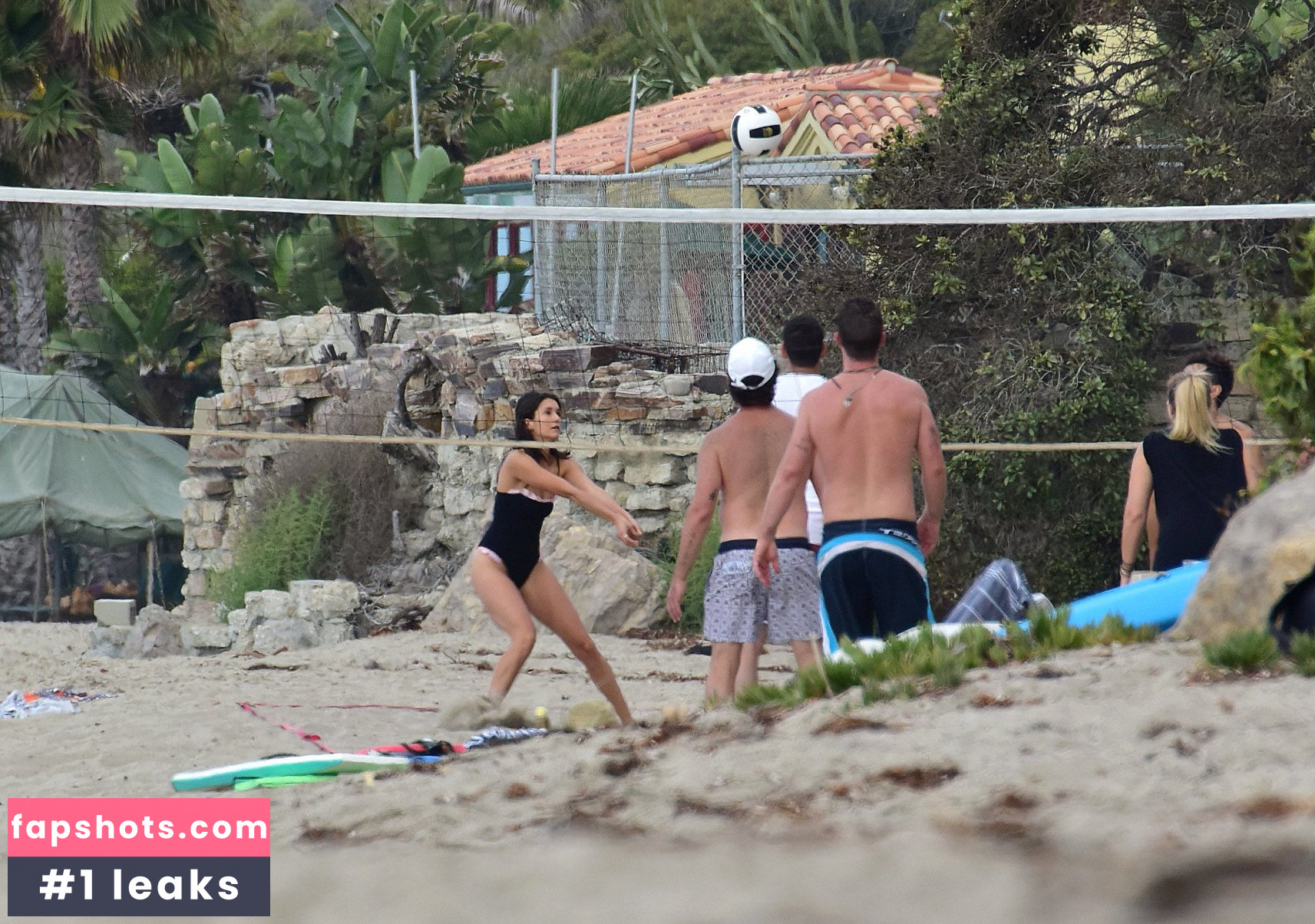 Nina Dobrev gallery photo #2328