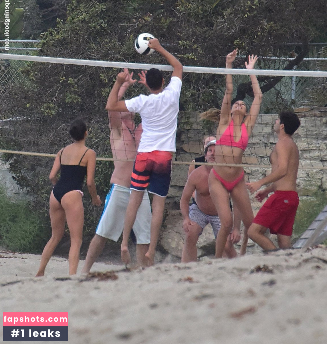 Nina Dobrev gallery photo #2336