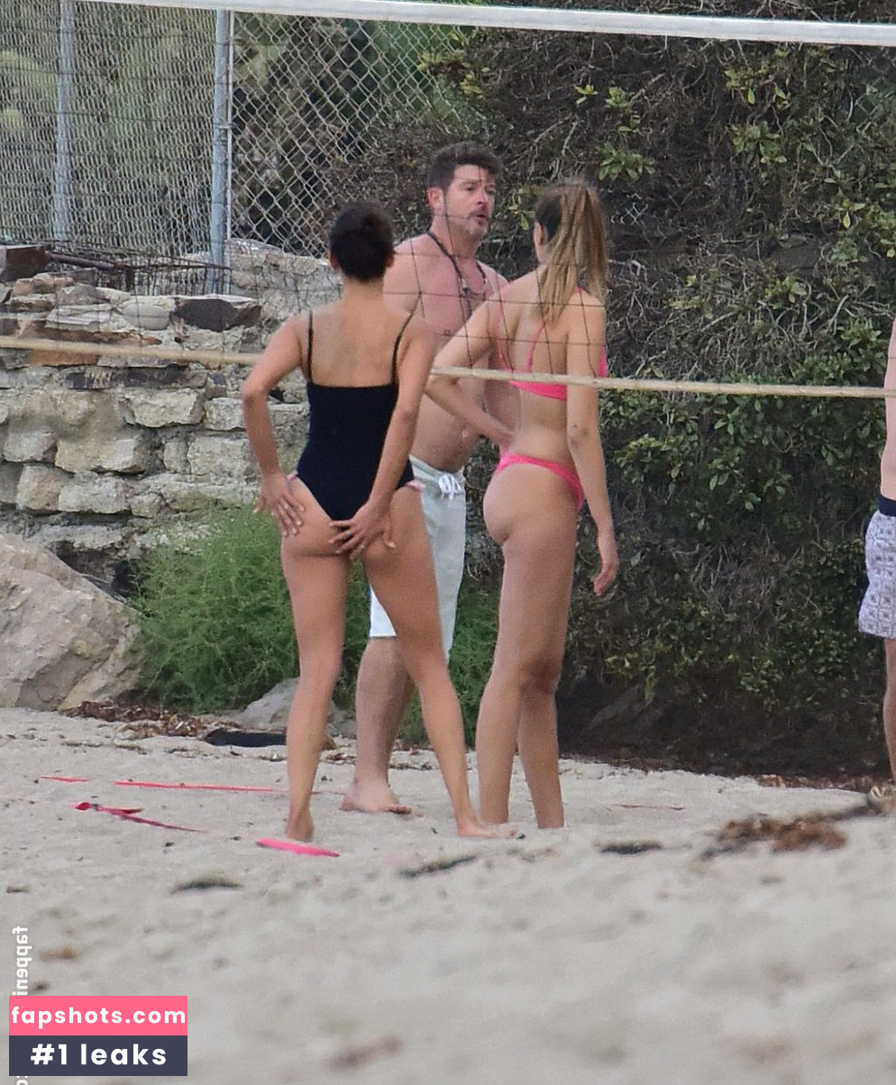 Nina Dobrev gallery photo #2337