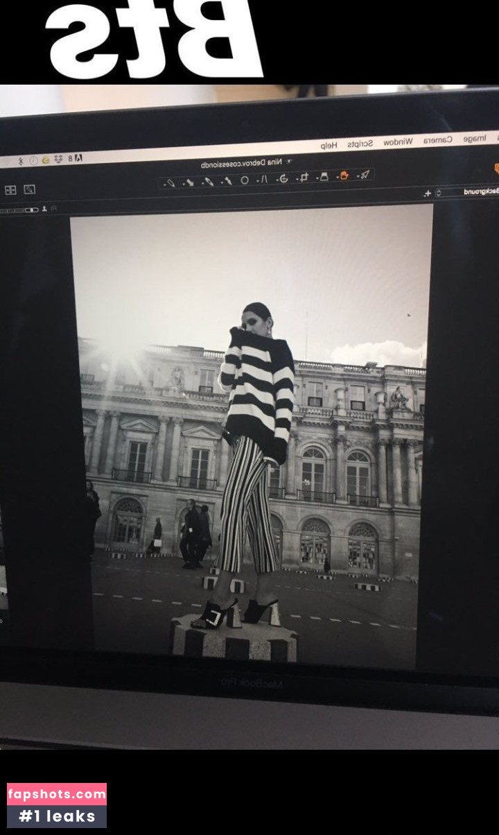 Nina Dobrev gallery photo #2357