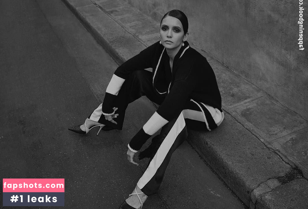 Nina Dobrev gallery photo #2358