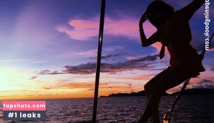 Nina Dobrev gallery photo #2375