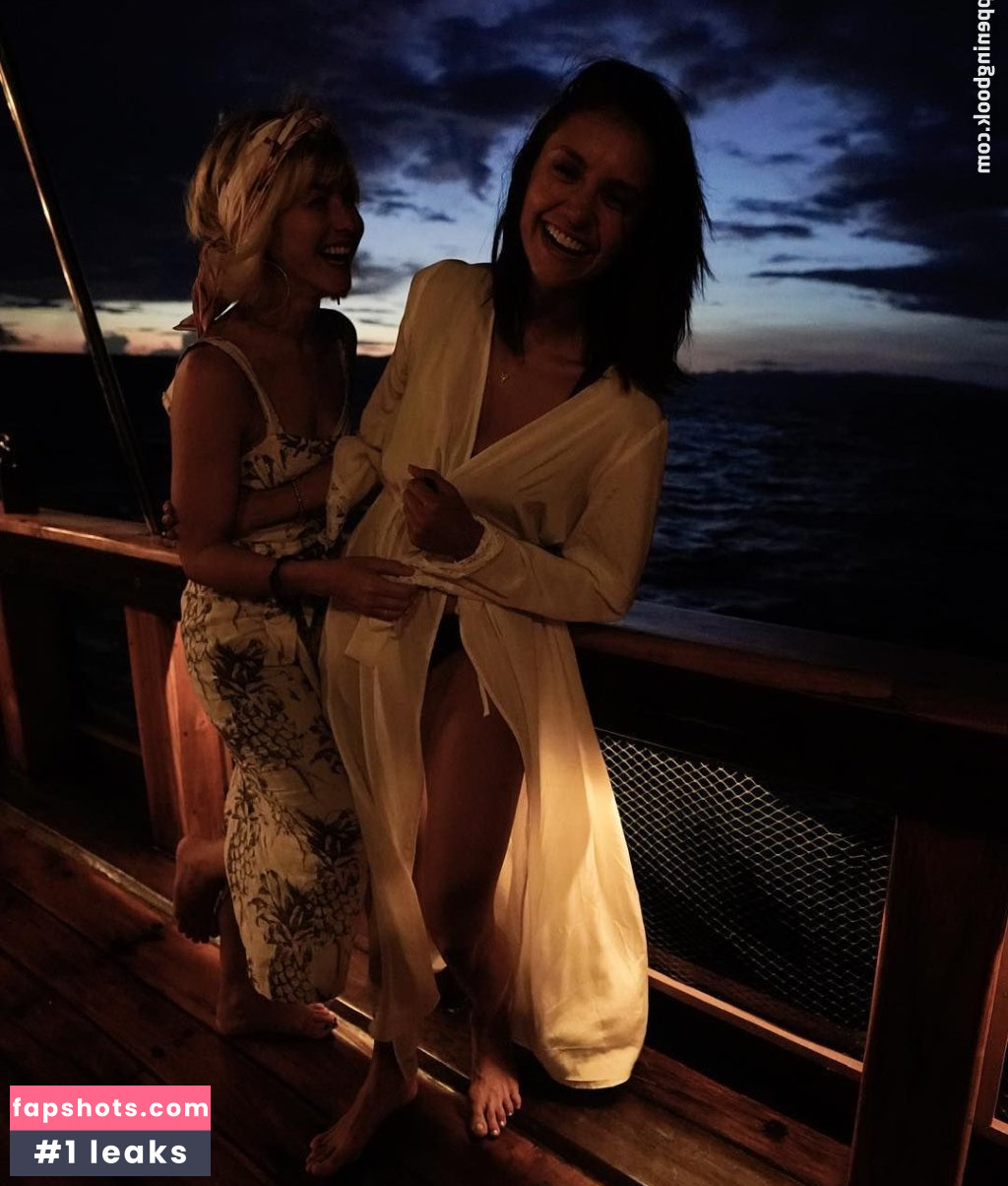 Nina Dobrev gallery photo #2408