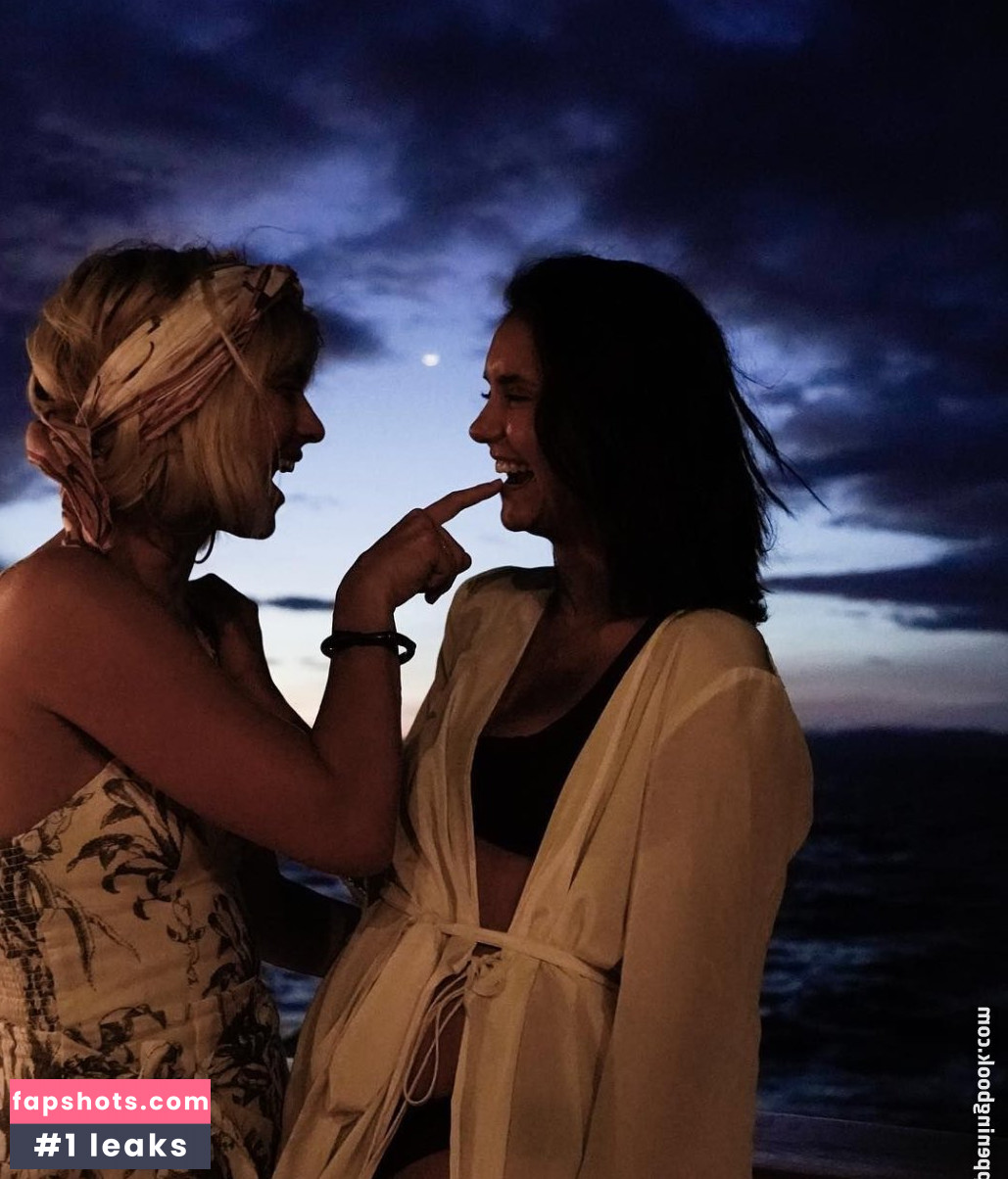 Nina Dobrev gallery photo #2410