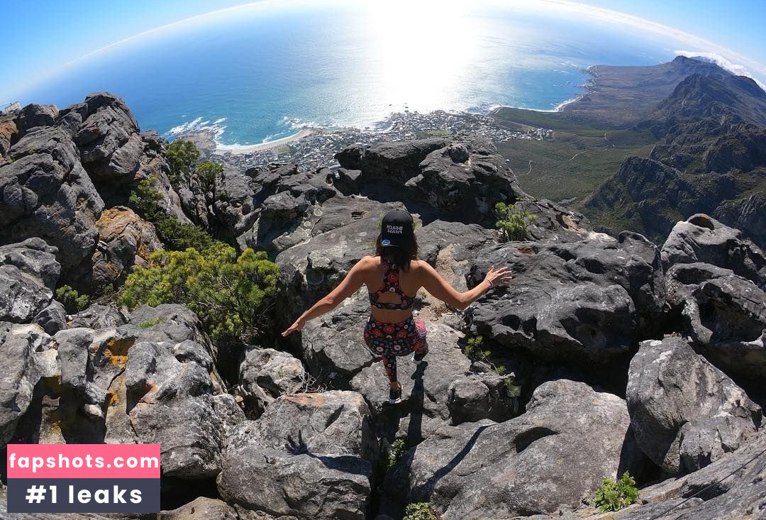 Nina Dobrev gallery photo #2424