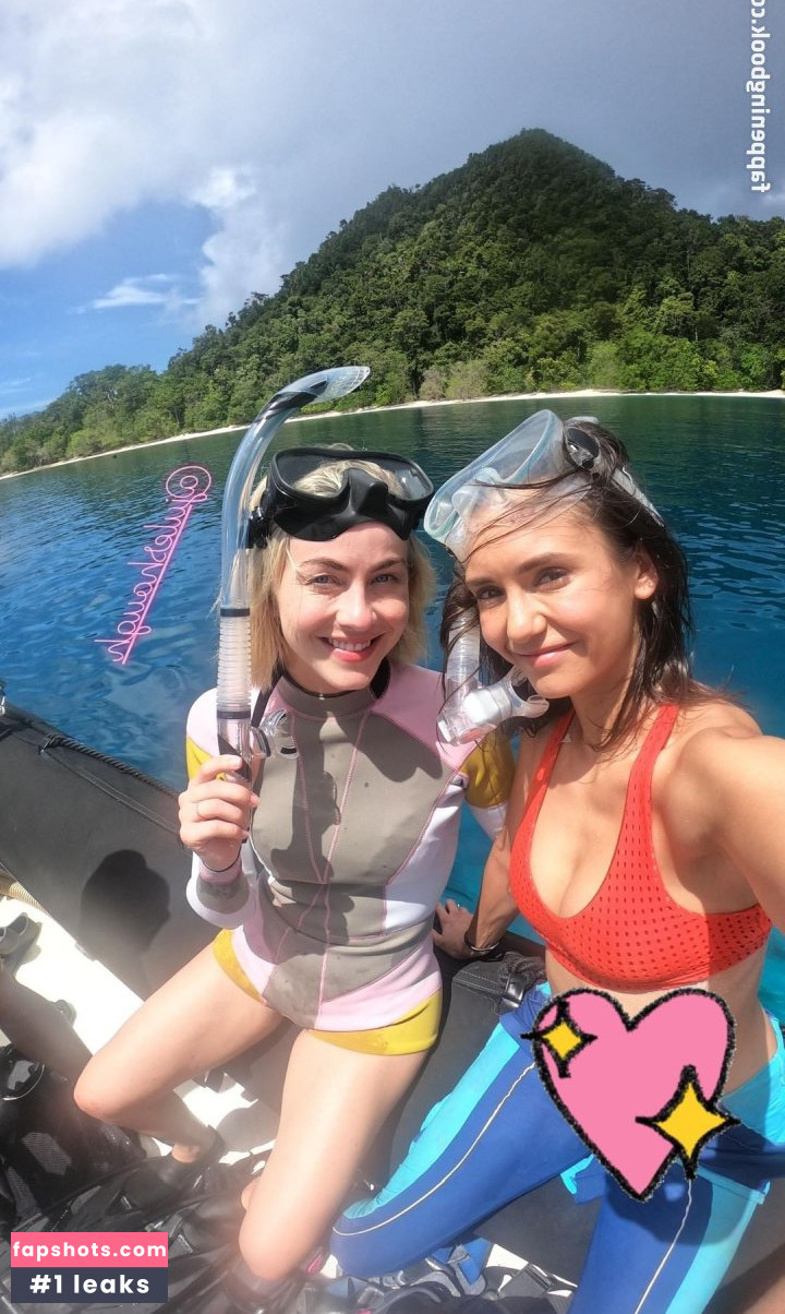 Nina Dobrev gallery photo #2428