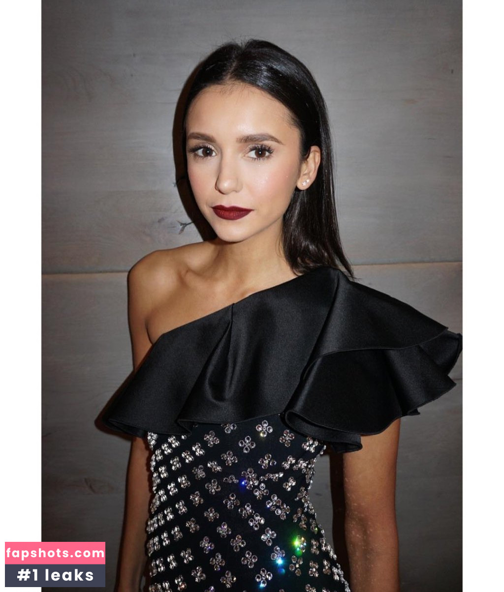 Nina Dobrev gallery photo #2440