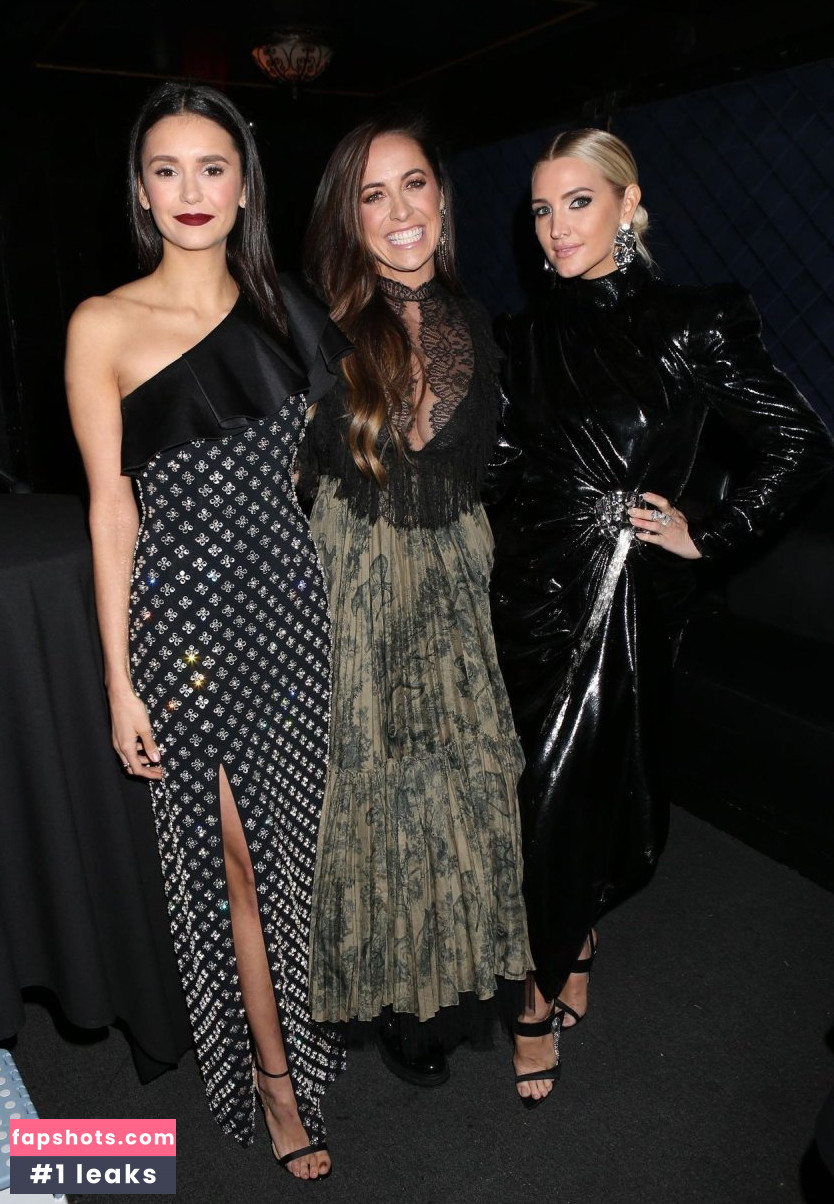 Nina Dobrev gallery photo #2441