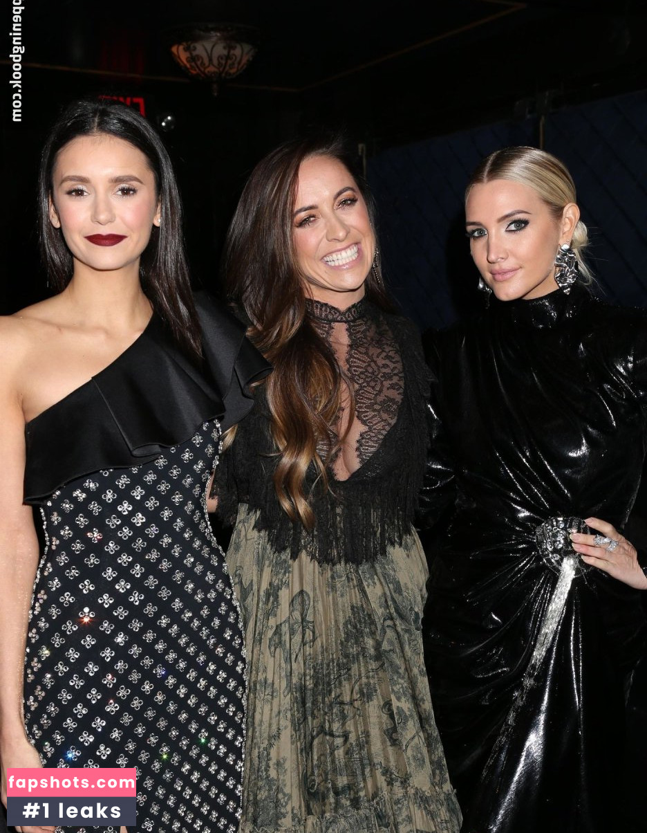 Nina Dobrev gallery photo #2442