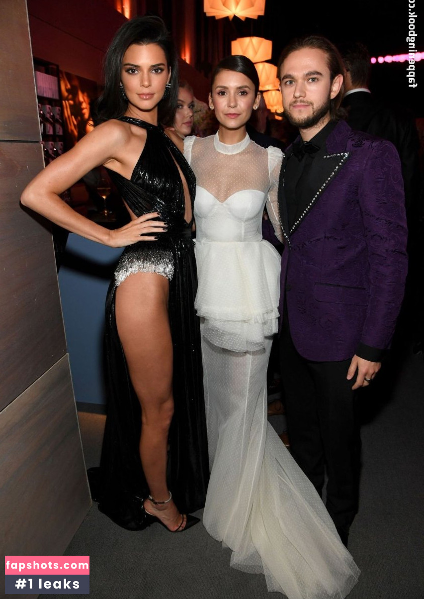 Nina Dobrev gallery photo #2472