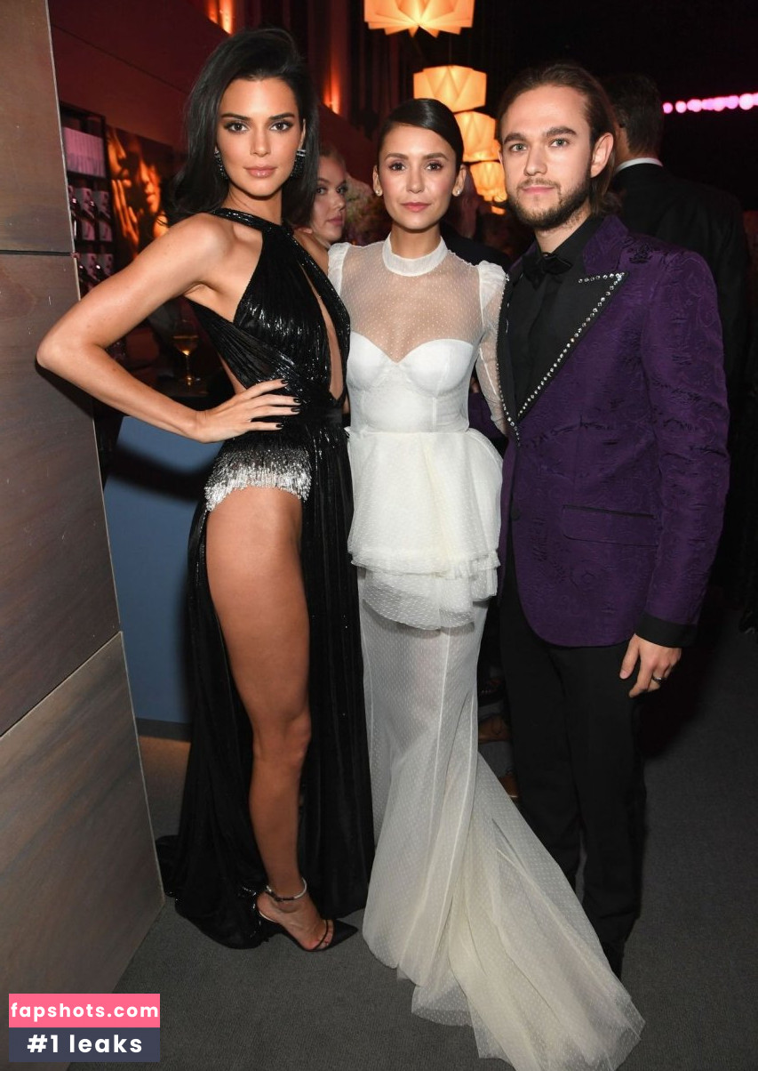 Nina Dobrev gallery photo #2476