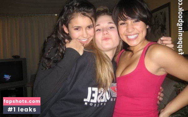 Nina Dobrev gallery photo #2498