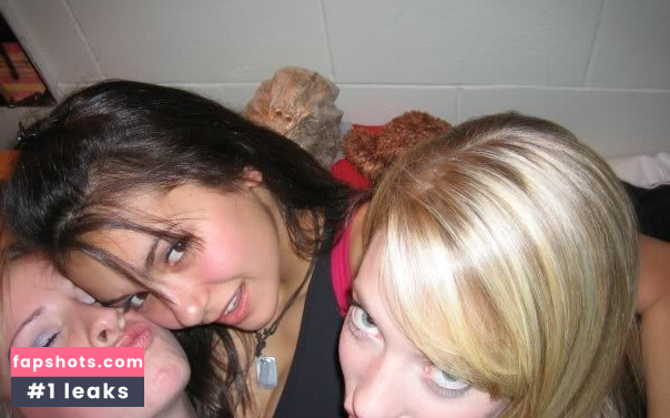 Nina Dobrev gallery photo #2511