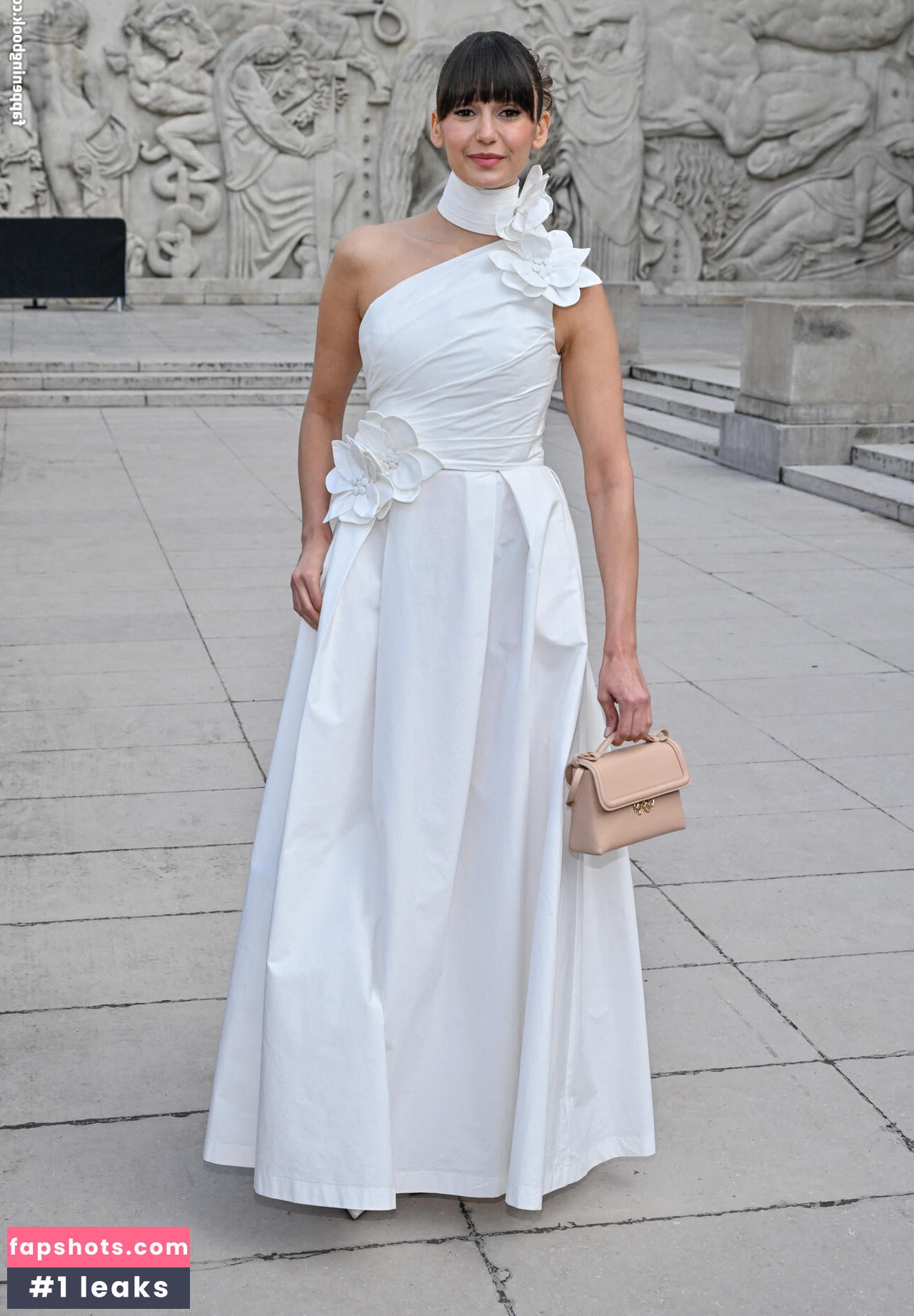 Nina Dobrev gallery photo #273