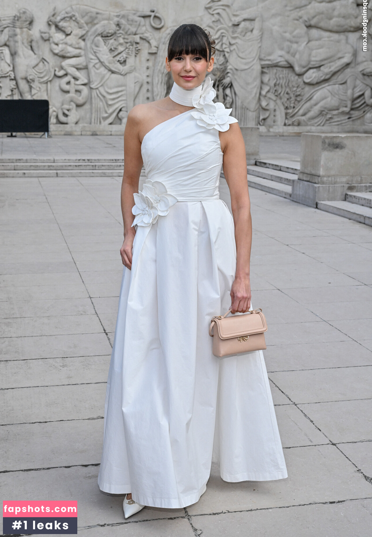 Nina Dobrev gallery photo #289